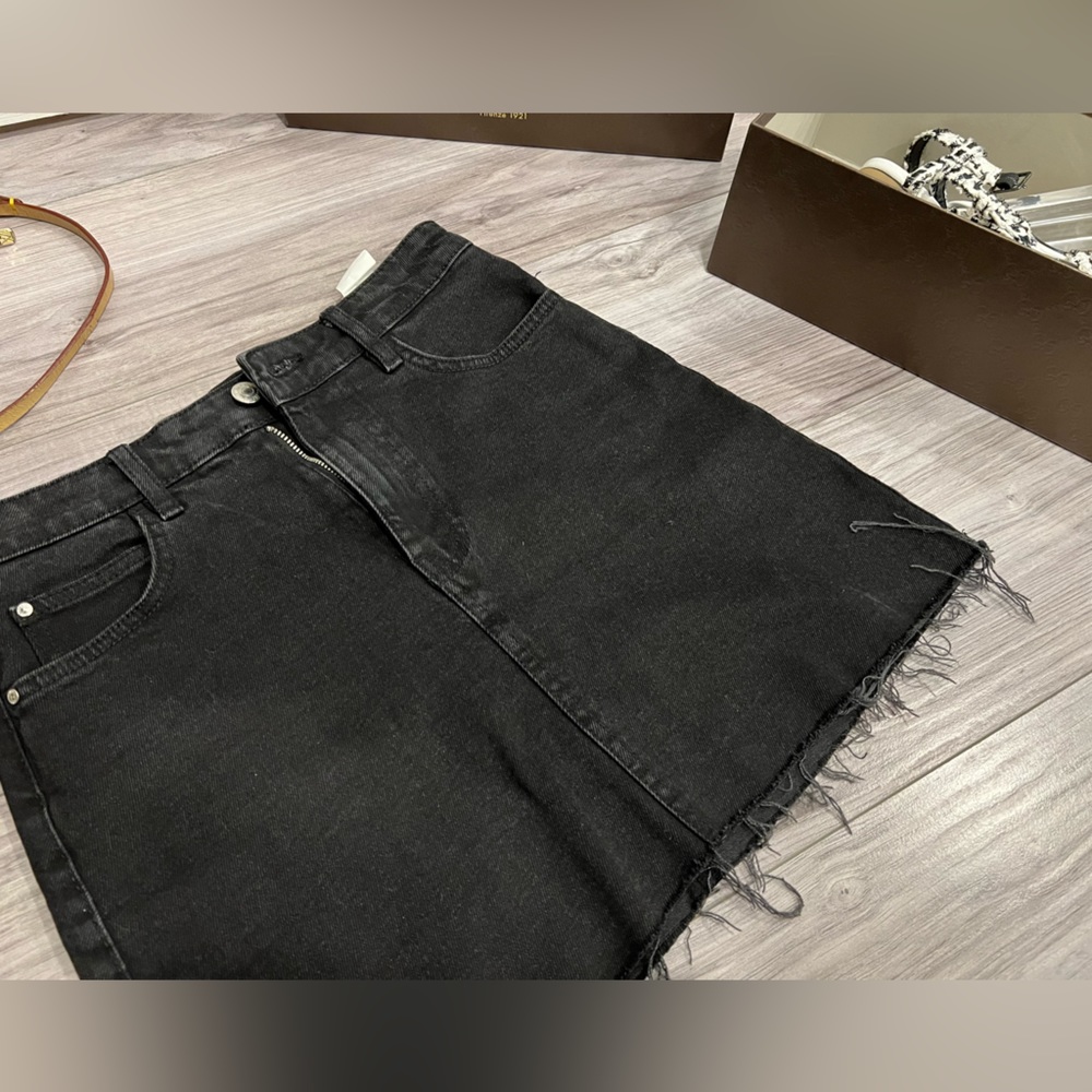 Black denim skirt 🔝🤍